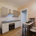 Bilocale Chic Vicino Al Teatro Appartement *