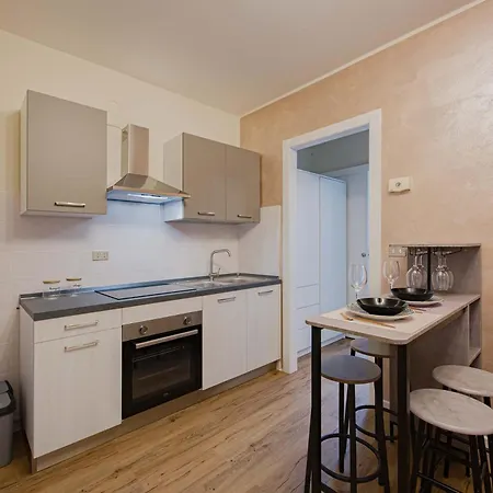 Bilocale Chic Vicino Al Teatro Appartement *