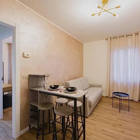 Bilocale Chic Vicino Al Teatro Appartement *