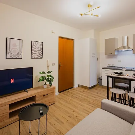 Bilocale Chic Vicino Al Teatro * Udine